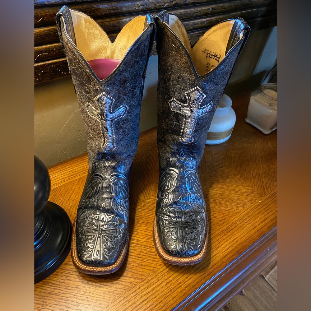 Ferrini Cowboy Boots. Size 7 Excellent Condition.